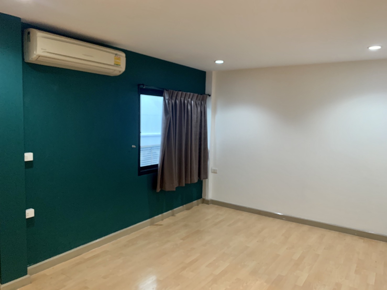 [SUT-511] Townhouse for Rent near Thong Lor (ทาวน์เฮ้าส์ให้เช่า ใกล้ ทองหล่อ) : ทาวน์เฮ้าส์ให้เช่า 3 ห้องนอน ใกล้ทองหล่อ บ้านนี้ดี อยู่แล้วรวย