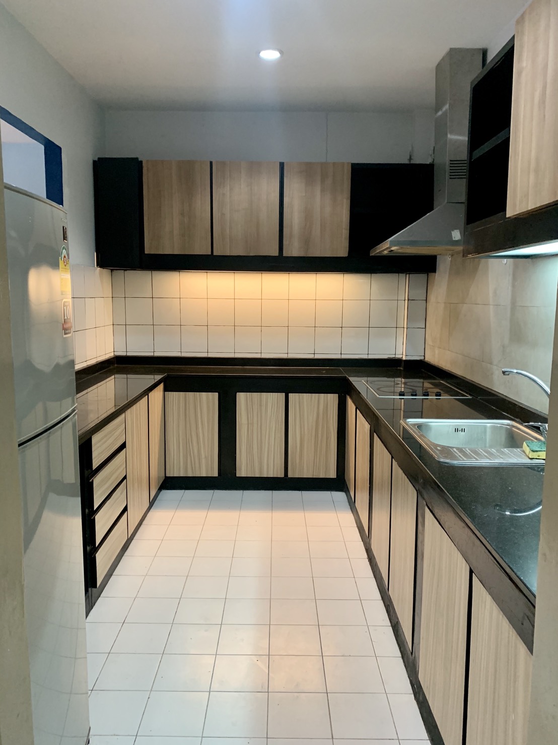 [SUT-511] Townhouse for Rent near Thong Lor (ทาวน์เฮ้าส์ให้เช่า ใกล้ ทองหล่อ) : ทาวน์เฮ้าส์ให้เช่า 3 ห้องนอน ใกล้ทองหล่อ บ้านนี้ดี อยู่แล้วรวย