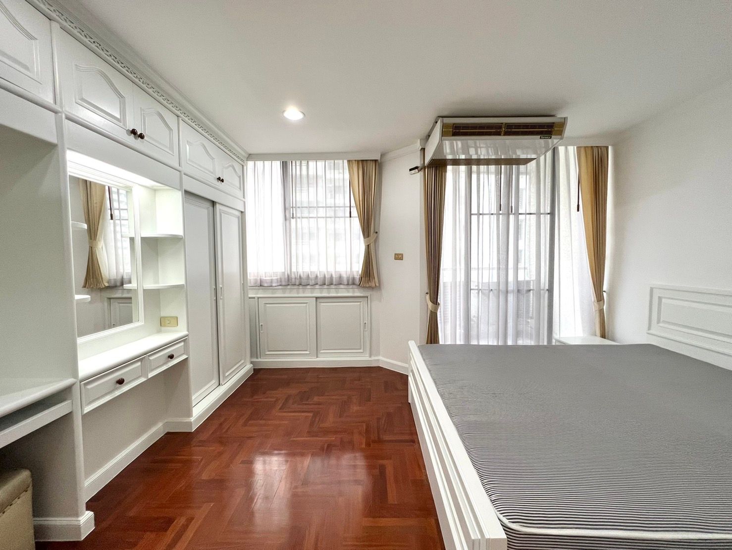 [RA-228] Supalai Place Sukhumvit 39 (ศุภาลัย เพลส สุขุมวิท 39) : คอนโดมิเนียมให้เช่า 1 ห้องนอน ใกล้เพชรบุรี คอนโดให้เช่า ติดต่อเพื่อขอชมห้องได้ วันนี้