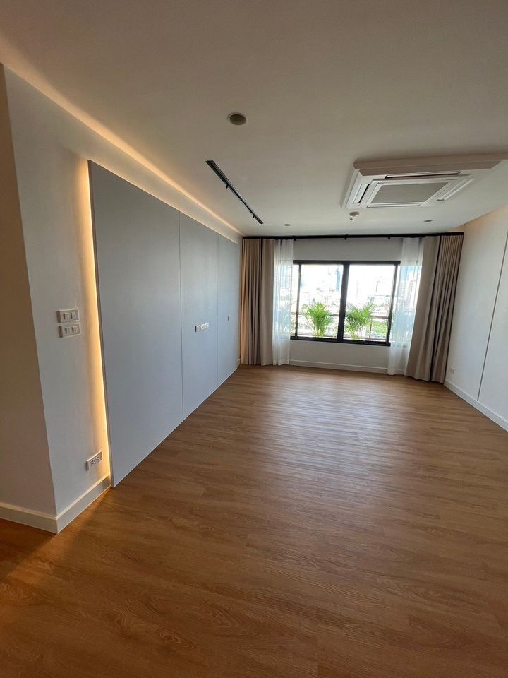 [PL-430] Ban Phloen Chit Apartment (บ้านเพลินจิต) : คอนโดมิเนียมให้เช่า 2 ห้องนอน ใกล้เพลินจิต พร้อมเข้าอยู่ ด่วน!