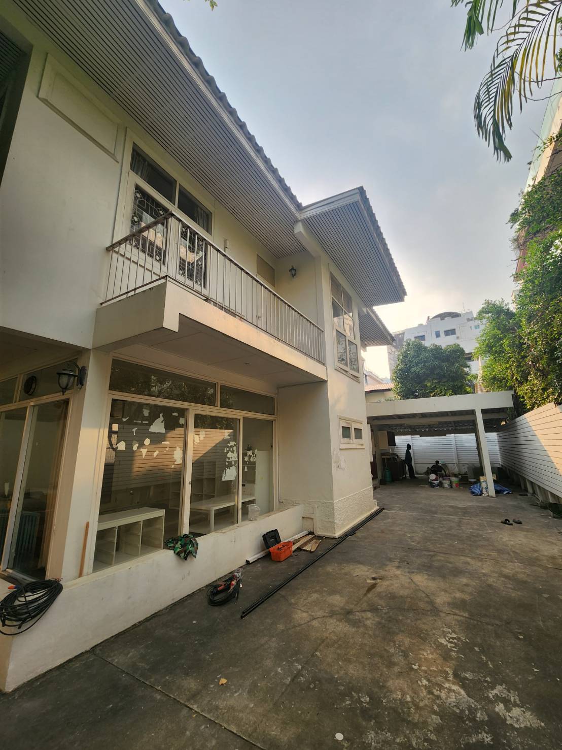 [PL-431] House for Rent near Phloen Chit (บ้านให้เช่า ใกล้ เพลินจิต) : บ้านให้เช่า เลี้ยงสัตว์ได้ 3 ห้องนอน ใกล้เพลินจิต บ้านให้เช่า พร้อมเข้าอยู่ ด่วน!