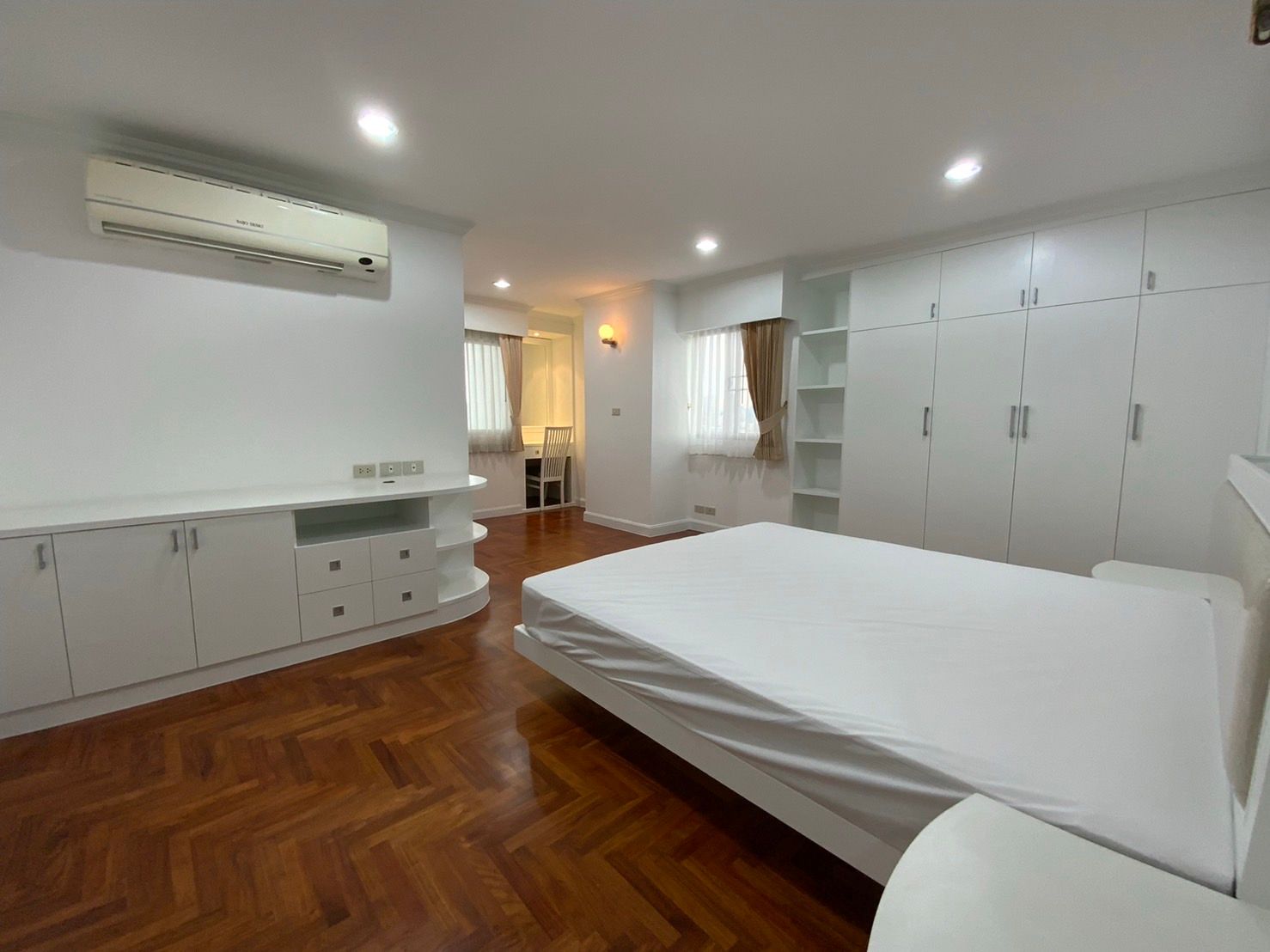 [SUP-381] Regent on The Park 3 Condominium (คอนโด รีเจนท์ ออน เดอะ พาร์ค 3) : คอนโดมิเนียมให้เช่า 3 ห้องนอน ใกล้พร้อมพงษ์ ห้องสวย ราคาพิเศษ