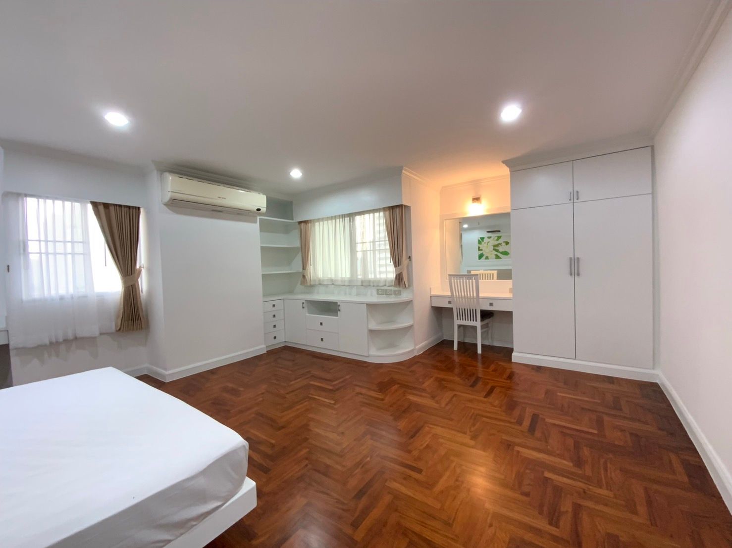 [SUP-381] Regent on The Park 3 Condominium (คอนโด รีเจนท์ ออน เดอะ พาร์ค 3) : คอนโดมิเนียมให้เช่า 3 ห้องนอน ใกล้พร้อมพงษ์ ห้องสวย ราคาพิเศษ