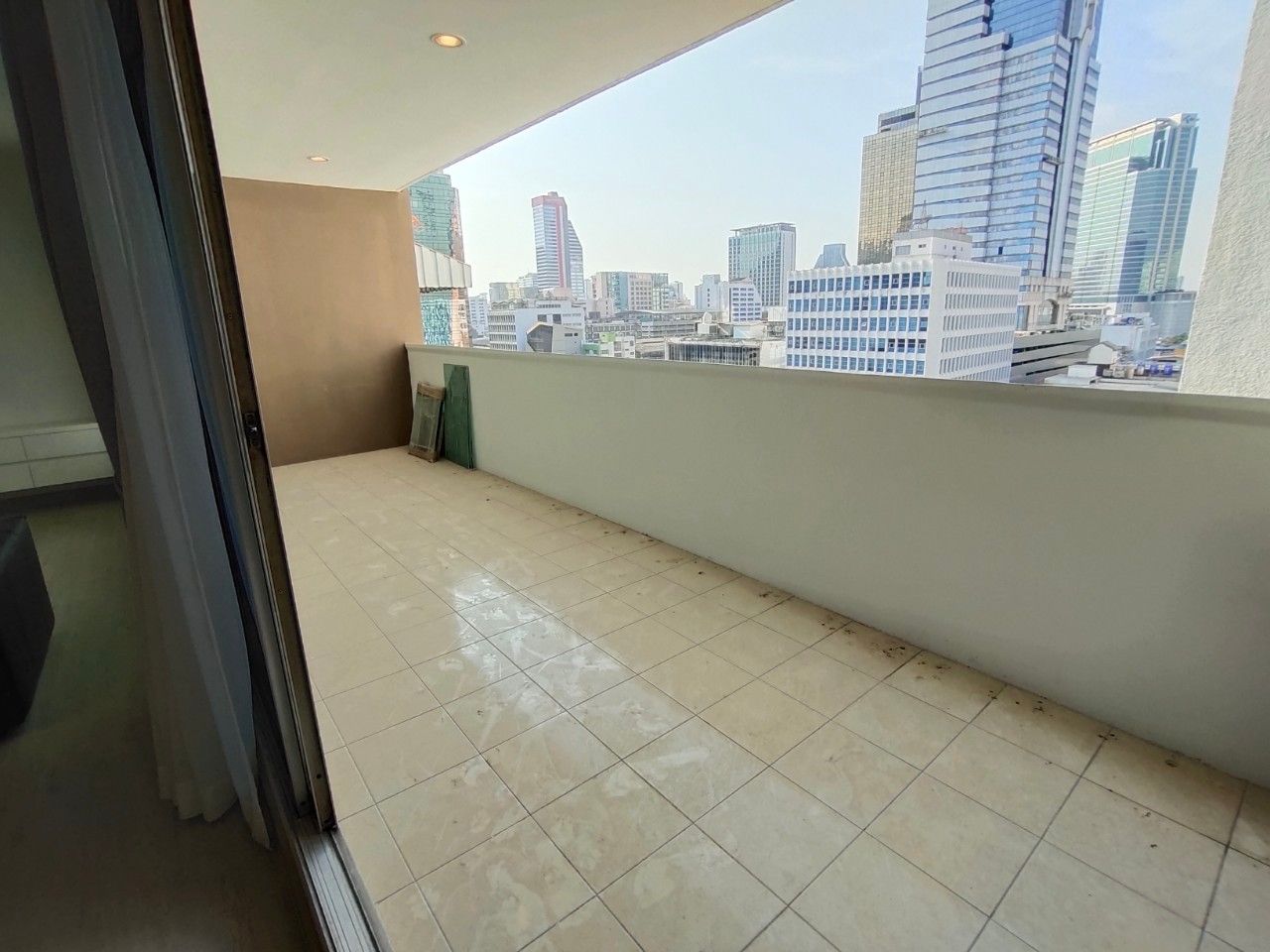 [SI-189] Silom Condominium (สีลม คอนโดมิเนียม) : ขายคอนโดมิเนียม 2 ห้องนอน ใกล้ศาลาแดง คอนโดน่าลงทุน