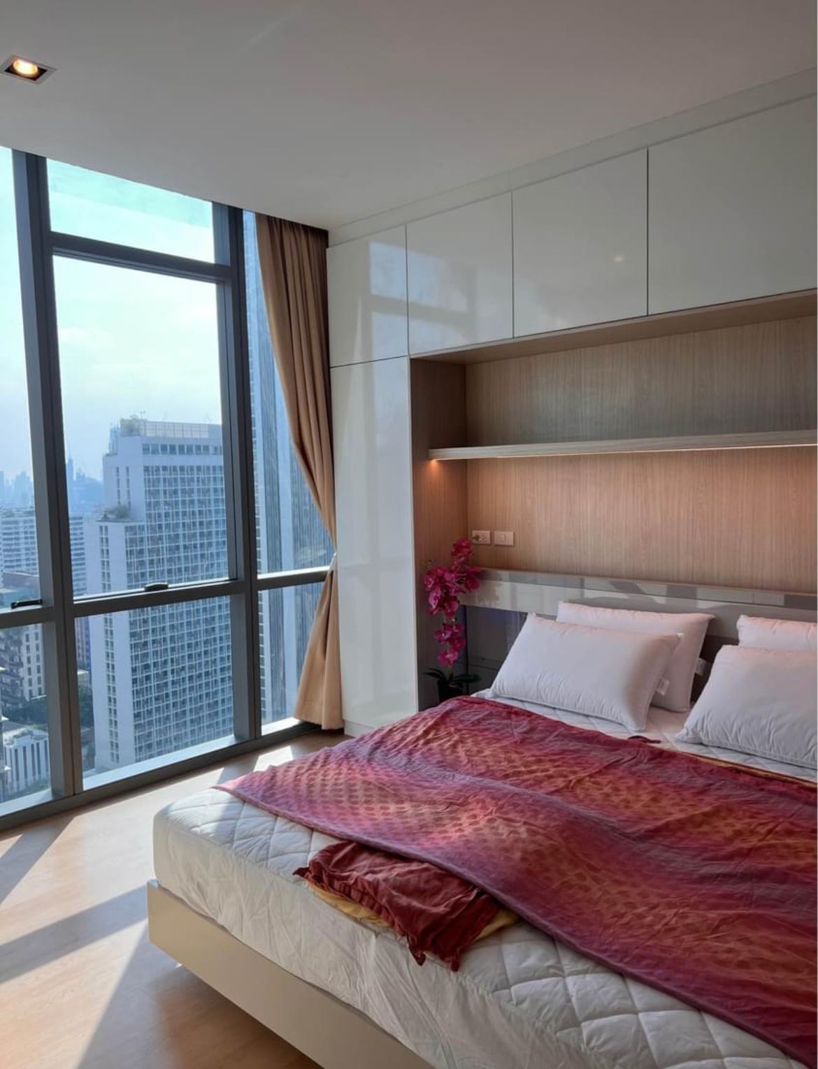 [SUA-326] The Room Sukhumvit 21 (เดอะ รูม สุขุมวิท 21) : คอนโดมิเนียมให้เช่า 1 ห้องนอน ใกล้สุขุมวิท ห้องสวย ราคาพิเศษ