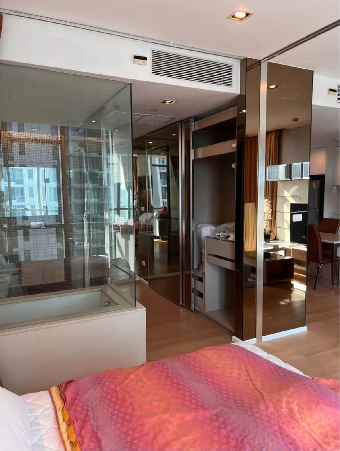 [SUA-326] The Room Sukhumvit 21 (เดอะ รูม สุขุมวิท 21) : คอนโดมิเนียมให้เช่า 1 ห้องนอน ใกล้สุขุมวิท ห้องสวย ราคาพิเศษ