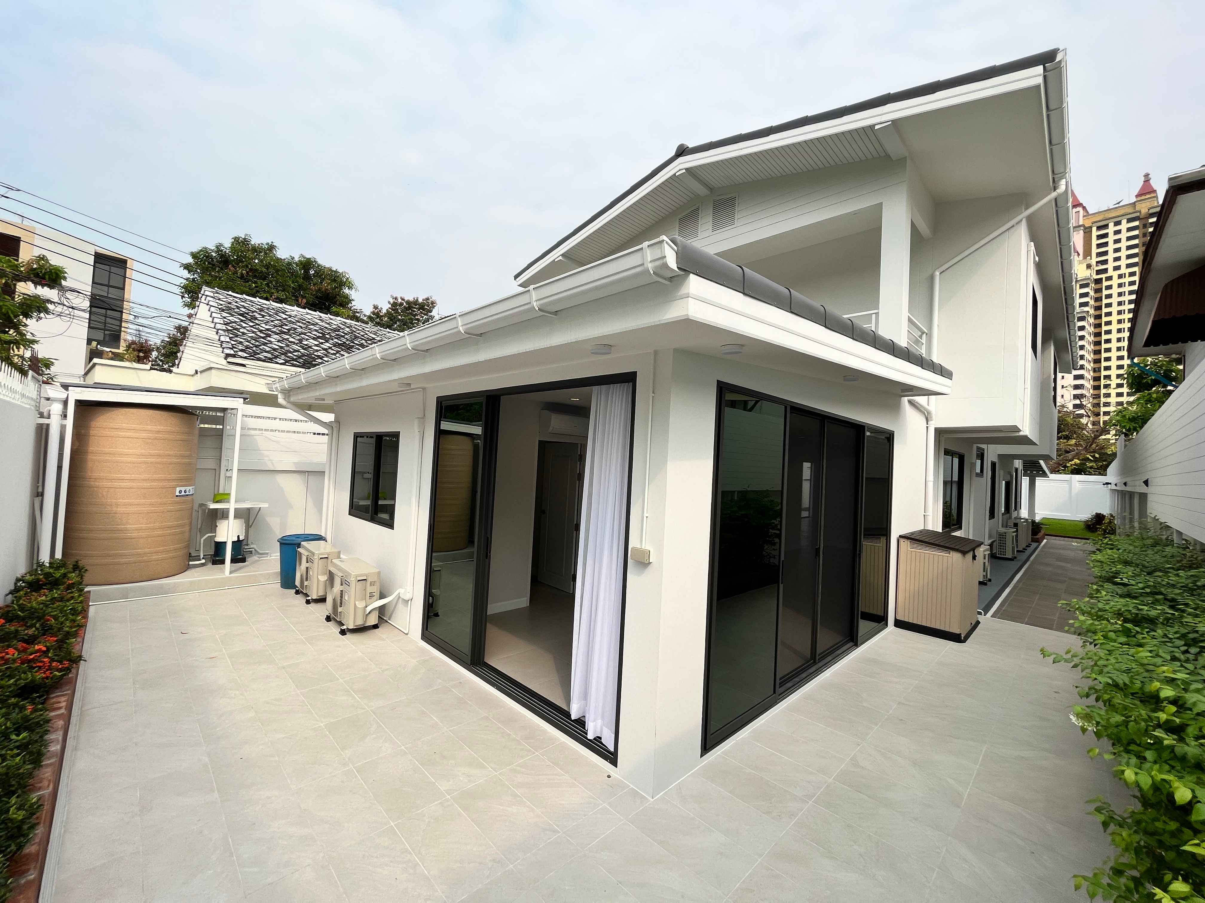 [AR-50] House for Rent near Ari (บ้านให้เช่า ใกล้ อารีย์) : บ้านให้เช่า 4 ห้องนอน ใกล้อารีย์ บ้านนี้ดี อยู่แล้วรวย