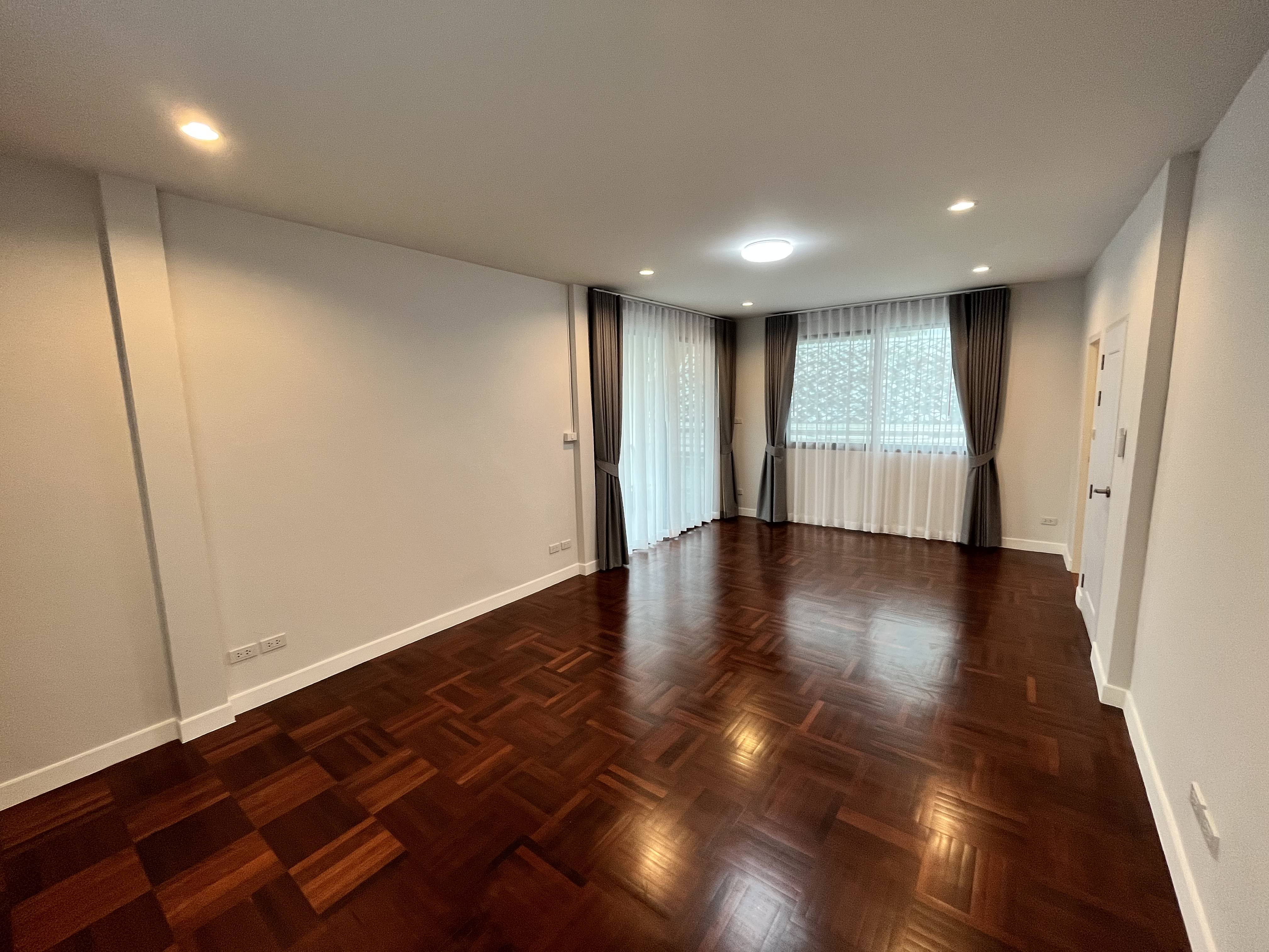 [AR-50] House for Rent near Ari (บ้านให้เช่า ใกล้ อารีย์) : บ้านให้เช่า 4 ห้องนอน ใกล้อารีย์ บ้านนี้ดี อยู่แล้วรวย