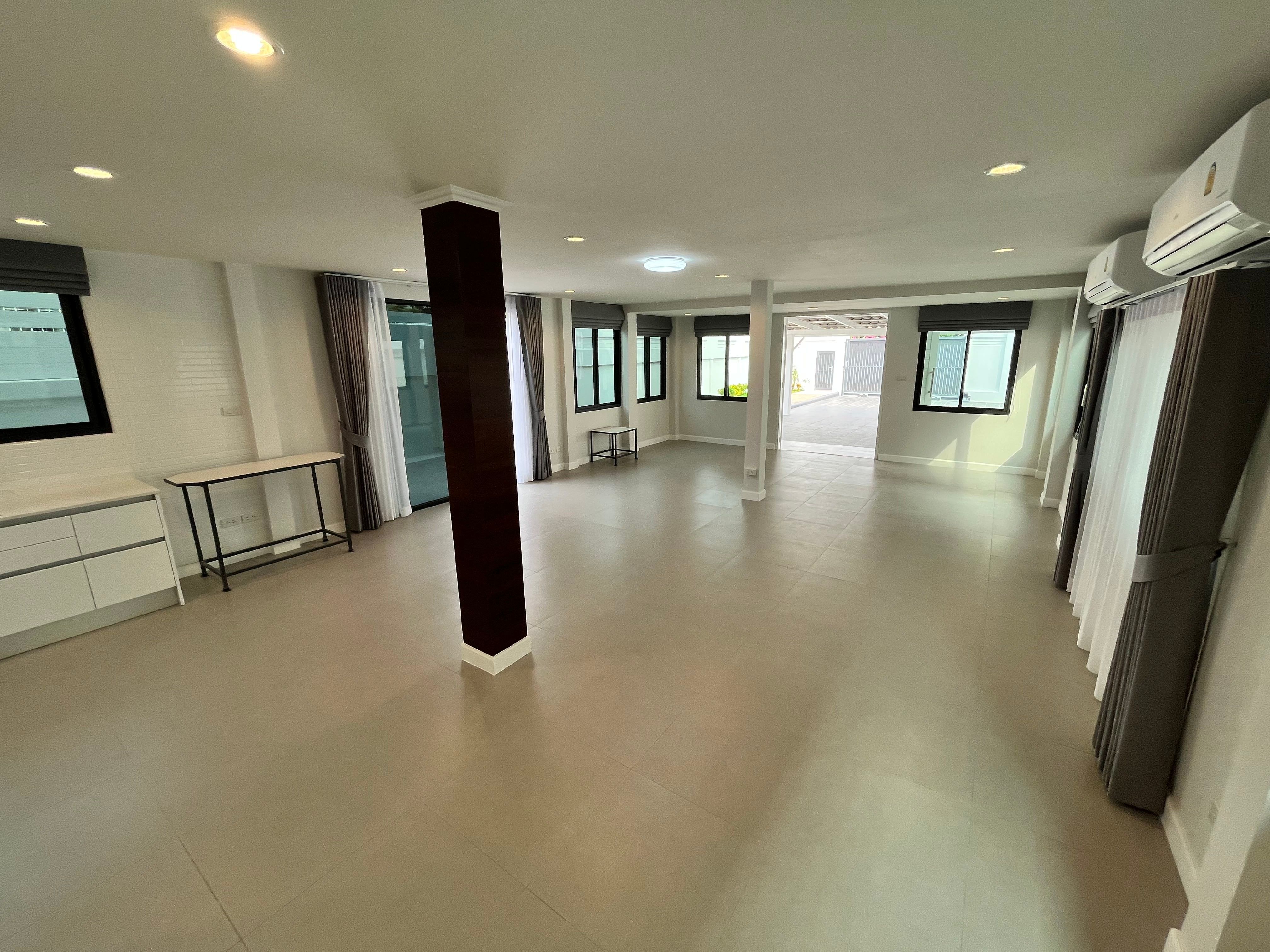 [AR-50] House for Rent near Ari (บ้านให้เช่า ใกล้ อารีย์) : บ้านให้เช่า 4 ห้องนอน ใกล้อารีย์ บ้านนี้ดี อยู่แล้วรวย