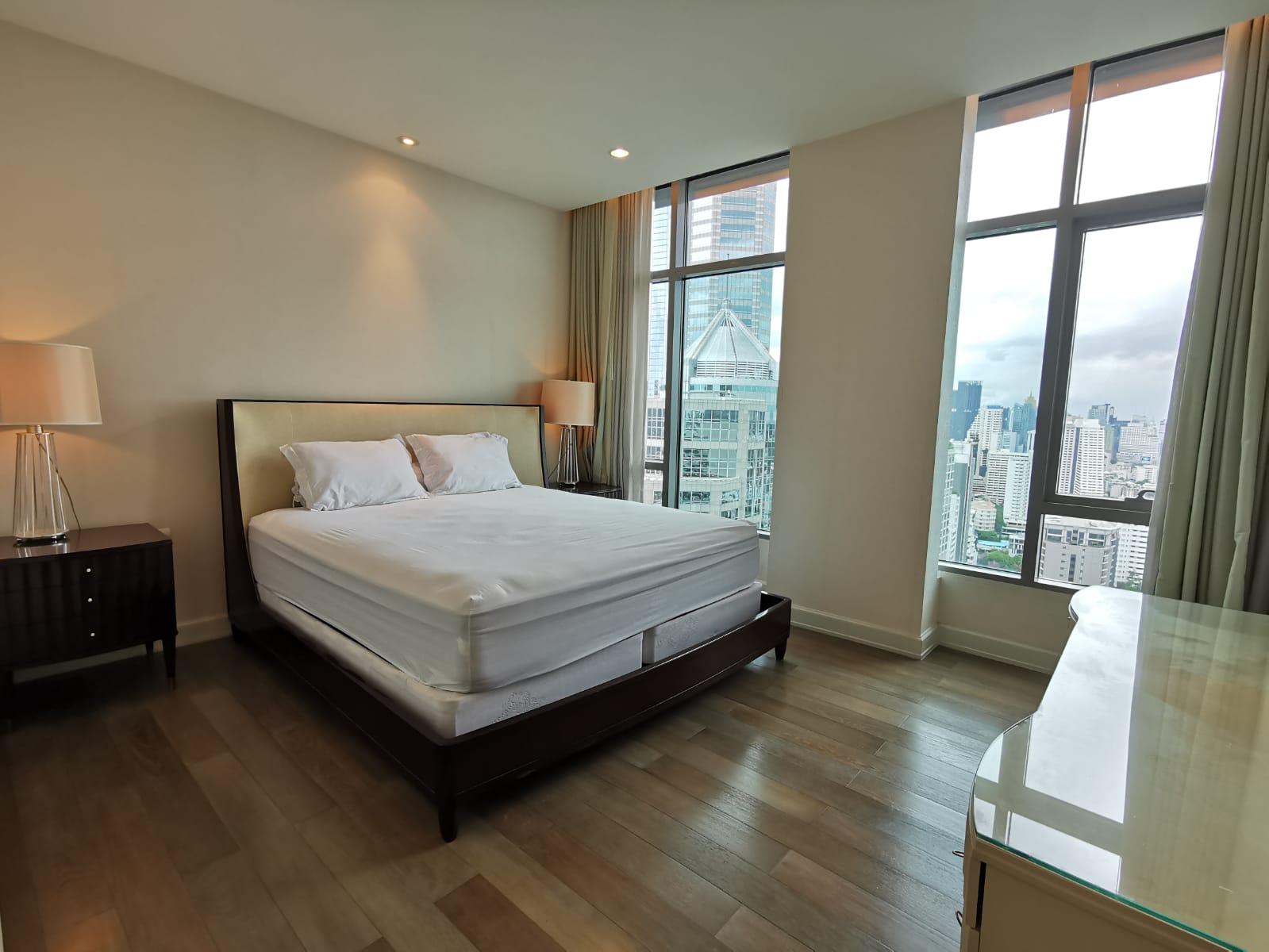 [PL-464] Oriental Residence (โอเรียนเต็ล เรสซิเดน) : คอนโดมิเนียมให้เช่า 2 ห้องนอน ใกล้เพลินจิต พร้อมเข้าอยู่ ด่วน!