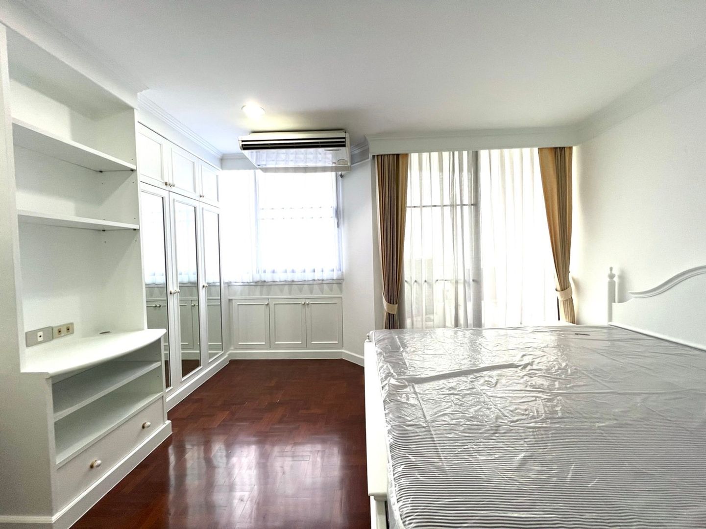 [SUP-393] Supalai Place Sukhumvit 39 (ศุภาลัย เพลส สุขุมวิท 39) : คอนโดมิเนียมให้เช่า 1 ห้องนอน ใกล้พร้อมพงษ์ พร้อมเข้าอยู่ ด่วน!