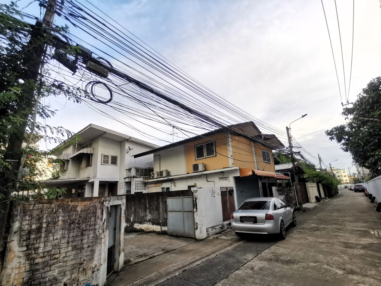 [JJ-64] House for Sale near Saphan Khwai (ขายบ้าน ใกล้ สะพานควาย) : ขายบ้าน 8 ห้องนอน ใกล้สะพานควาย บ้านสวย ทำเลดี