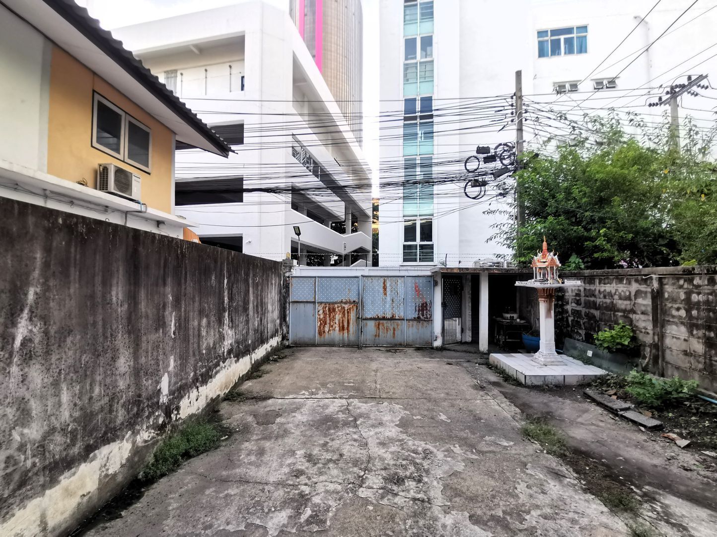 [JJ-64] House for Sale near Saphan Khwai (ขายบ้าน ใกล้ สะพานควาย) : ขายบ้าน 8 ห้องนอน ใกล้สะพานควาย บ้านสวย ทำเลดี