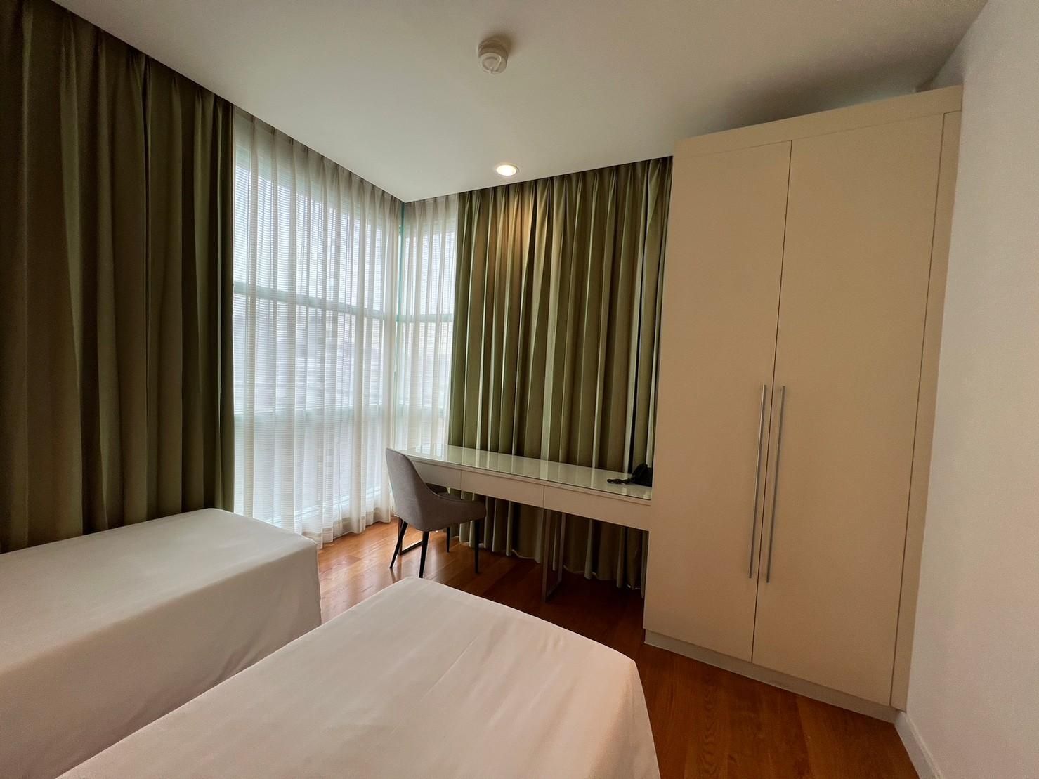 [CHC-511] Chatrium Riverside Condominium (ชาเทรียม ริเวอร์ไซด์ คอนโดมิเนียม) : คอนโดมิเนียมให้เช่า 2 ห้องนอน ใกล้สะพานตากสิน คอนโดพร้อมเข้าอยู่