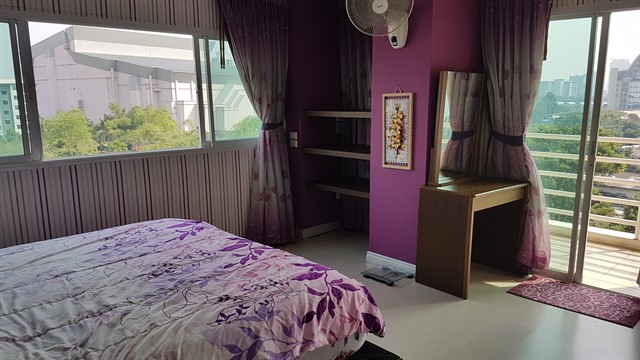 [HU-114] City Living Ratchada Condominium (ซิตี้ ลีฟวิ่ง รัชดา คอนโดมิเนียม) : ขายคอนโดมิเนียม 2 ห้องนอน ใกล้ศูนย์วัฒนธรรมแห่งประเทศไทย พร้อมเข้าอยู่ทันที นัดดูห้องได้เลย