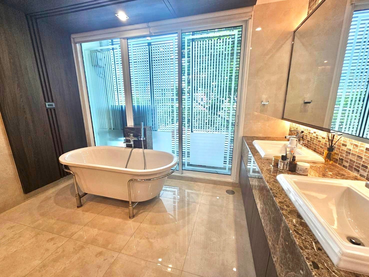 [SUT-598] Belgravia Residences Condominium (เบลเกรเวีย เรสซิเดนท์ส คอนโดมิเนียม) : คอนโดมิเนียมให้เช่า 4 ห้องนอน ใกล้ทองหล่อ ห้องเช่า ทำเลดี พร้อมเข้าอยู่ ด่วน!