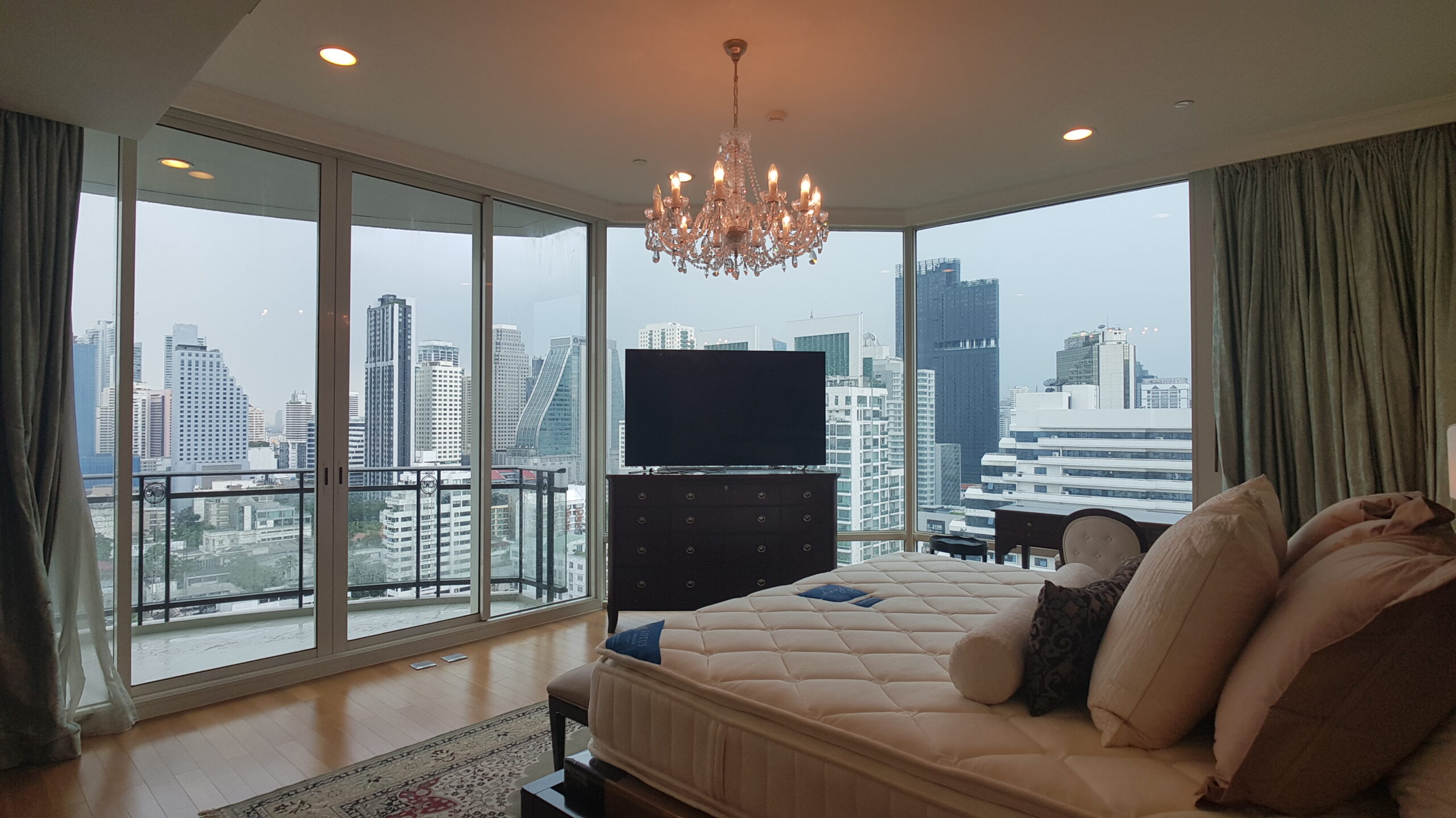 [SUA-401] Royce Private Residence Sukhumvit 31 (คอนโด รอย์ช ไพรเวท เรสซิเดนซ์ สุขุมวิท 31) : คอนโดมิเนียมให้เช่า 4 ห้องนอน ใกล้อโศก ห้องเช่า ทำเลดี พร้อมเข้าอยู่ ด่วน!