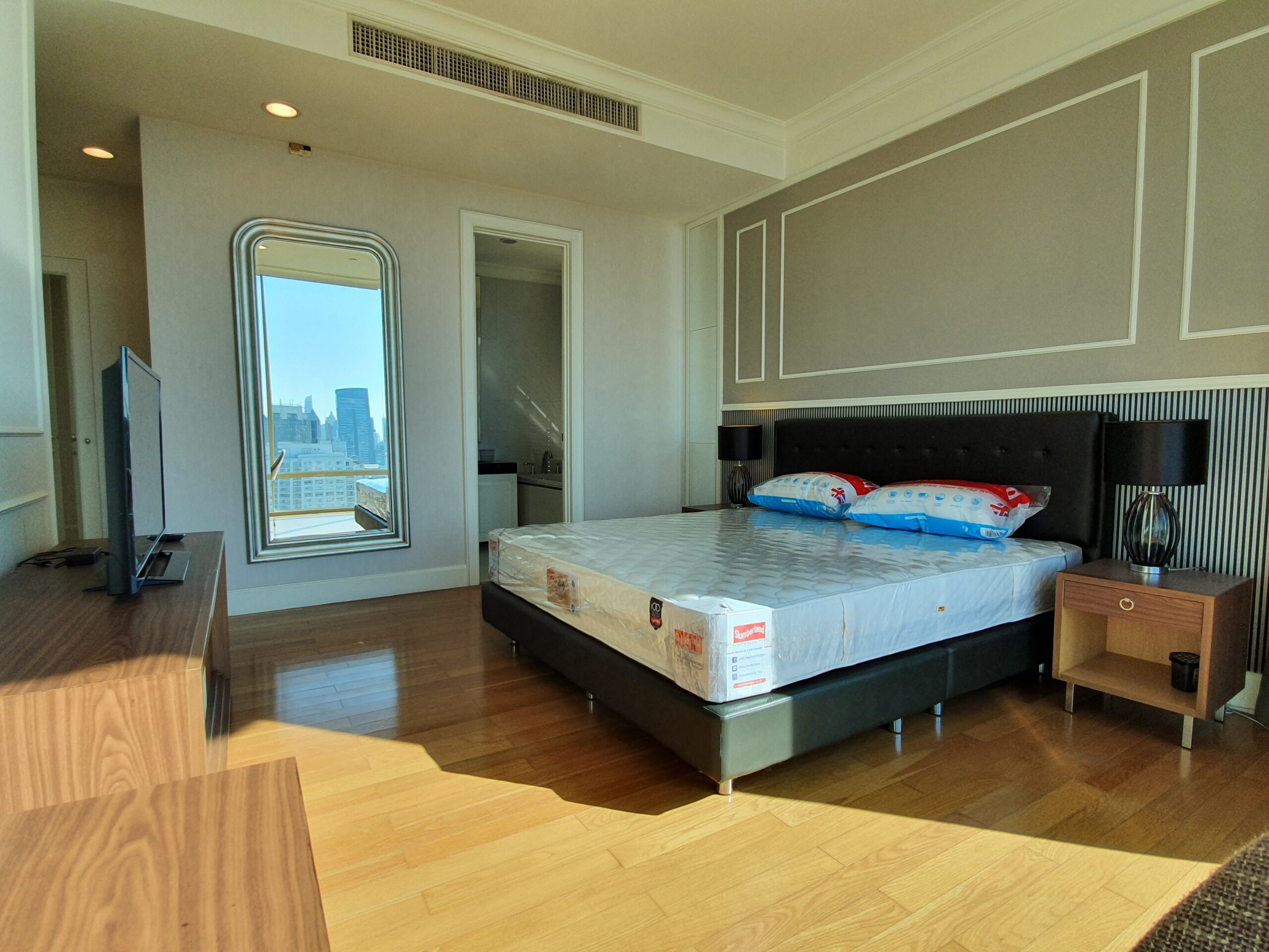 [SUA-402] Royce Private Residence Sukhumvit 31 (คอนโด รอย์ช ไพรเวท เรสซิเดนซ์ สุขุมวิท 31) : คอนโดมิเนียมให้เช่า 3 ห้องนอน ใกล้อโศก คอนโดพร้อมเข้าอยู่