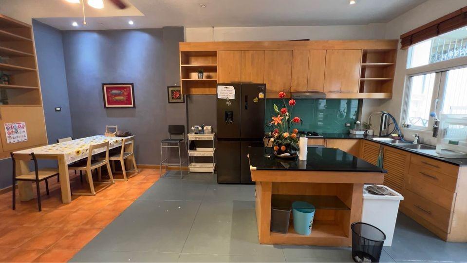 [SUE-295] 4-BR Townhouse for Rent near Ekkamai (4 ห้องนอน ทาวน์เฮ้าส์ให้เช่า ใกล้เอกมัย) : ทาวน์เฮ้าส์ให้เช่า 4 ห้องนอน ใกล้เอกมัย บ้านสวย ทำเลดี