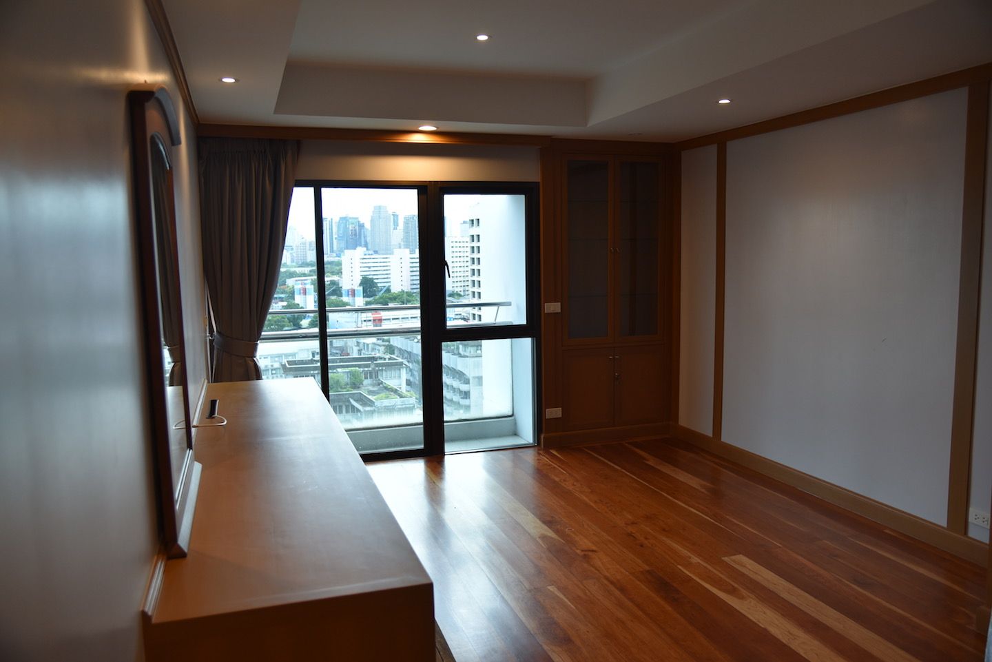 [PL-492] The Natural Place Suite Ngamduphli Condominium (เดอะ เนเชอรัล เพลส สวีท คอนโดมิเนียม) : คอนโดมิเนียมให้เช่า 4 ห้องนอน ใกล้ลุมพินี พร้อมเข้าอยู่ ด่วน!