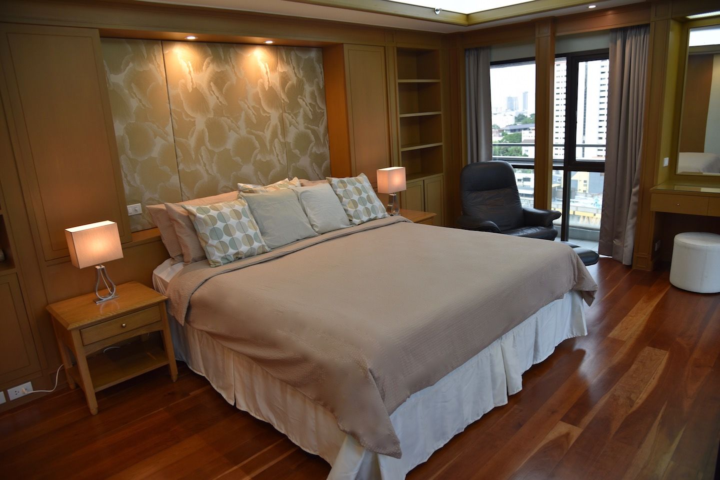 [PL-492] The Natural Place Suite Ngamduphli Condominium (เดอะ เนเชอรัล เพลส สวีท คอนโดมิเนียม) : คอนโดมิเนียมให้เช่า 4 ห้องนอน ใกล้ลุมพินี พร้อมเข้าอยู่ ด่วน!