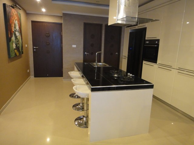 [RA-304] Baan Prompong Condominium (บ้านพร้อมพงษ์ คอนโดมิเนียม) : คอนโดมิเนียมให้เช่า 2 ห้องนอน ใกล้เพชรบุรี นัดชมได้เลยวันนี้