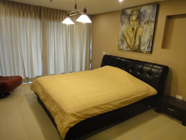 [RA-304] Baan Prompong Condominium (บ้านพร้อมพงษ์ คอนโดมิเนียม) : คอนโดมิเนียมให้เช่า 2 ห้องนอน ใกล้เพชรบุรี นัดชมได้เลยวันนี้