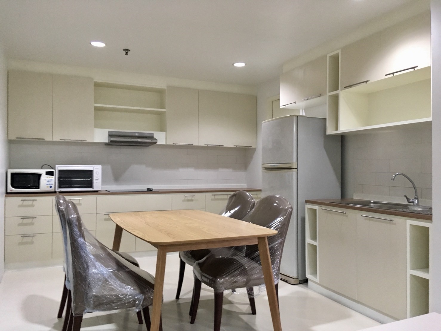 [SUP-448] Baan Suanpetch Condominium (บ้านสวนเพชร คอนโดมิเนียม) : คอนโดมิเนียมให้เช่า 2 ห้องนอน ใกล้พร้อมพงษ์ คอนโดห้องสวย ราคาดี