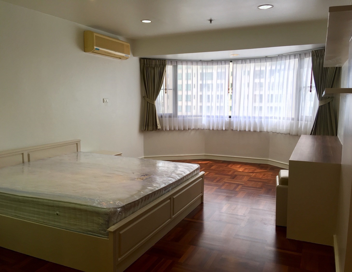 [SUP-448] Baan Suanpetch Condominium (บ้านสวนเพชร คอนโดมิเนียม) : คอนโดมิเนียมให้เช่า 2 ห้องนอน ใกล้พร้อมพงษ์ คอนโดห้องสวย ราคาดี