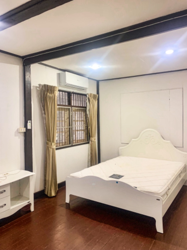 [AR-72] House for Rent in Soi Sailom, near BTS Ari 5 minutes - 2 floors, 62 sq.w. (บ้านเดี่ยวให้เช่า 2 ชั้น 62 ตร.วา ในซอยสายลม 1 ใจกลางอารีย์ ใกล้ BTS 5 นาที) : บ้านให้เช่า 5 ห้องนอน ใกล้อารีย์ บ้านสวย ทำเลดี