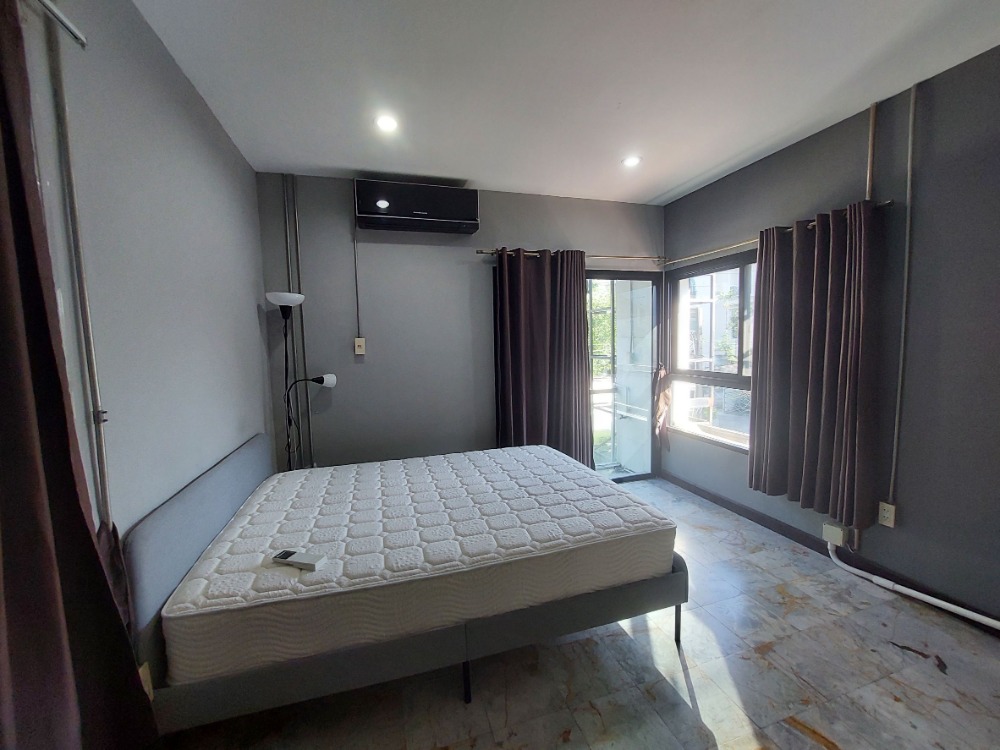 [AR-76] Townhome for Sale near BTS Ari only 500m. (ขายทาวน์โฮม ใกล้ BTS อารีย์ เพียง 500 เมตร!) : ขายทาวน์เฮ้าส์ 4 ห้องนอน ใกล้อารีย์ บ้านสวย น่าลงทุน