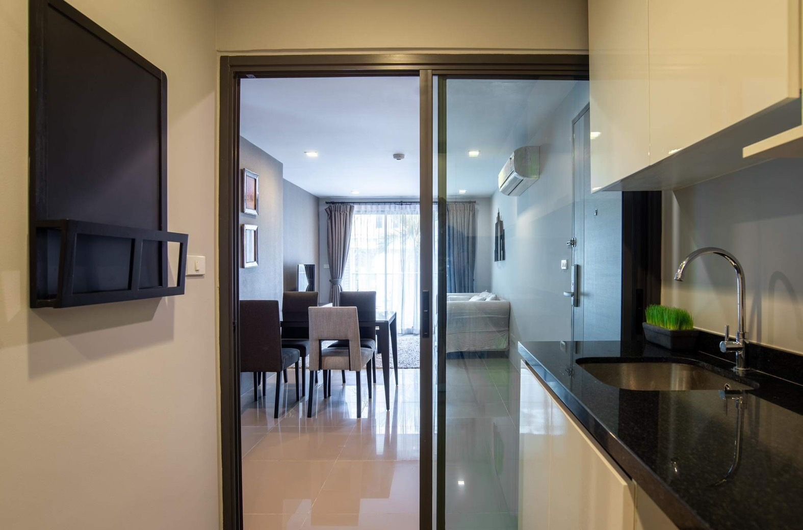 [SUA-453] Mirage Sukhumvit 27 (มิราจ สุขุมวิท 27) : คอนโดมิเนียมให้เช่า 2 ห้องนอน ใกล้อโศก พร้อมเข้าอยู่ทันที นัดดูห้องได้เลย