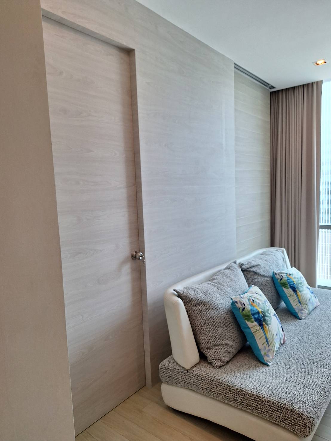 [SUA-482] The Room Sukhumvit 21 (เดอะ รูม สุขุมวิท 21) : คอนโดมิเนียมให้เช่า 1 ห้องนอน ใกล้อโศก ห้องนี้ดี อยู่แล้วรวย