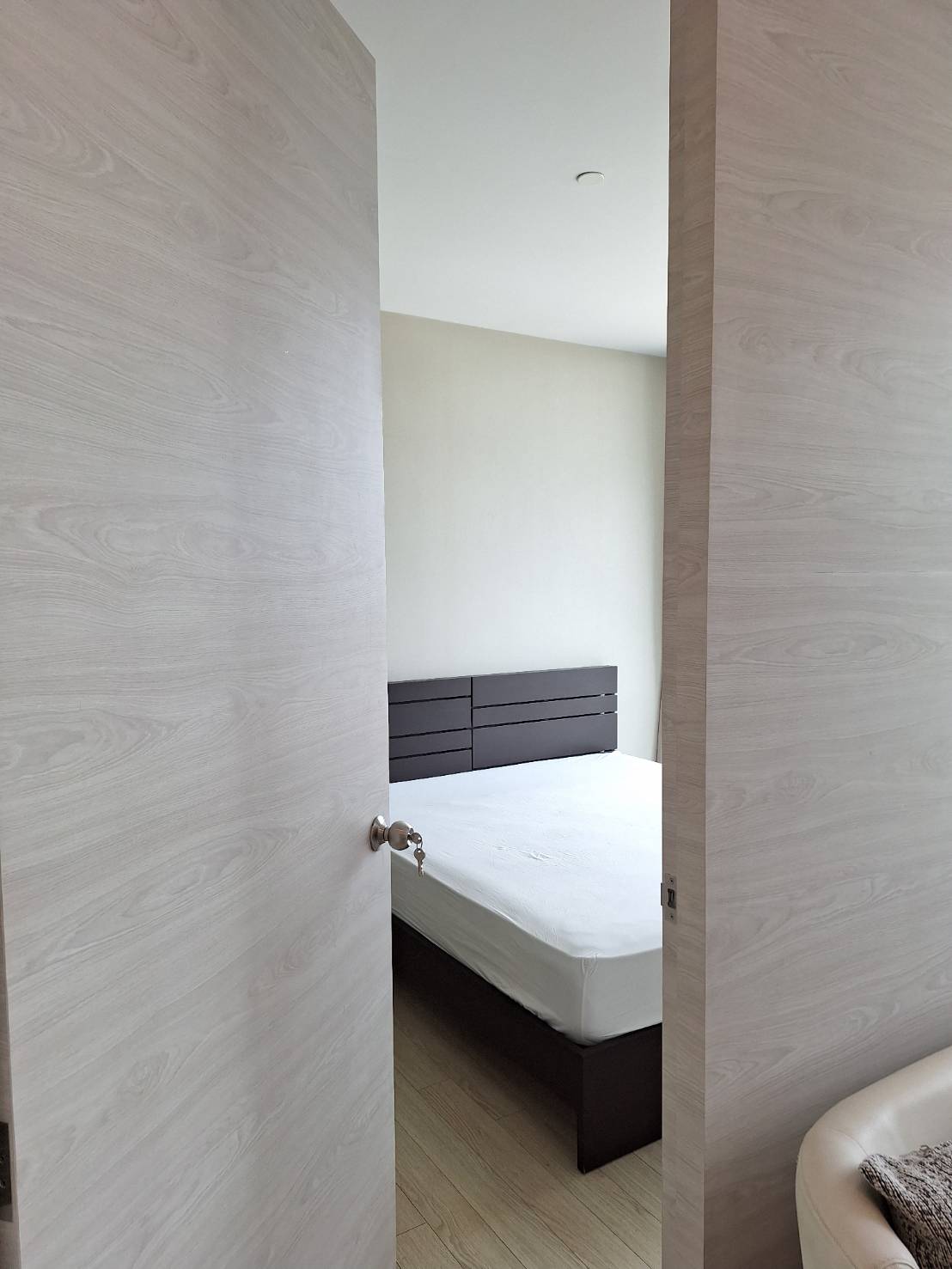 [SUA-482] The Room Sukhumvit 21 (เดอะ รูม สุขุมวิท 21) : คอนโดมิเนียมให้เช่า 1 ห้องนอน ใกล้อโศก ห้องนี้ดี อยู่แล้วรวย