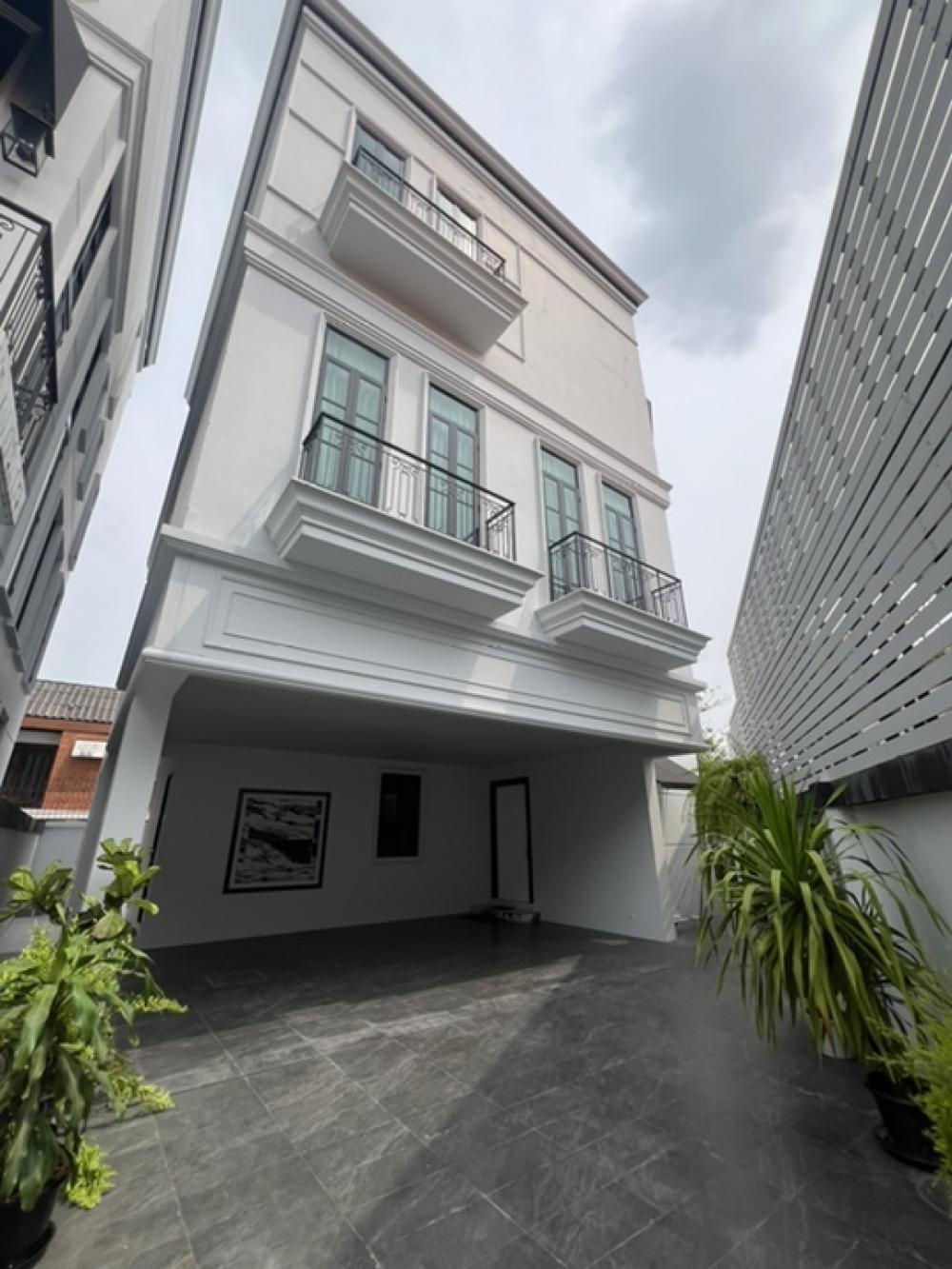 [ON-557] House for Rent near BTS Phra Kanong (บ้านให้เช่า ใกล้ BTS พระโขนง) : บ้านให้เช่า 5 ห้องนอน ใกล้พระโขนง บ้านสวย ทำเลดี