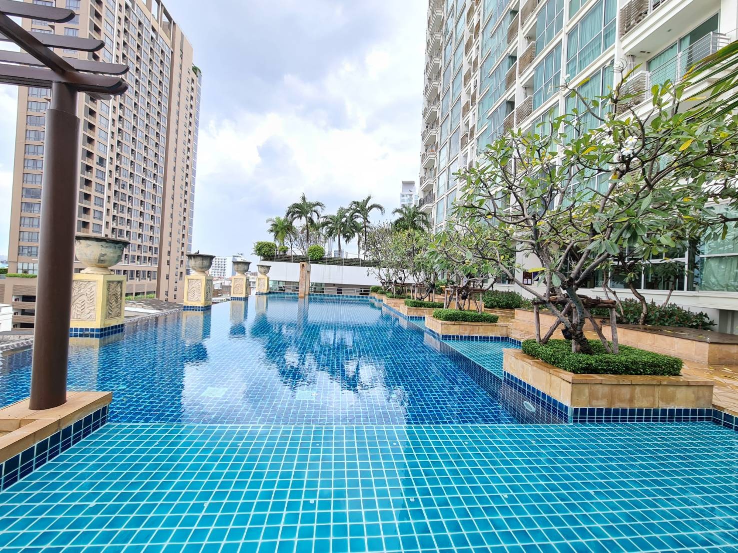 [ON-561] Le Luk Condominium (เลอรัก คอนโดมิเนียม) : คอนโดมิเนียมให้เช่า 1 ห้องนอน ใกล้พระโขนง ห้องสวย ราคาพิเศษ