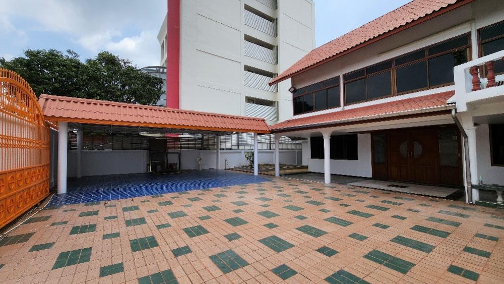 [RA-376] House for Rent near Rama 9 (บ้านเดี่ยวให้เช่า พระราม 9 ซอย 49 ทำเลศักยภาพ ใกล้เดอะไนน์พระราม 9 หมู่บ้าน เสรี พระรามเก้า ซอย49 เหมาะสำหรับออฟฟิศ-พักอาศัย) : บ้านให้เช่า 7 ห้องนอน ใกล้พระราม 9 บ้านให้เช่า พร้อมเข้าอยู่ ด่วน!