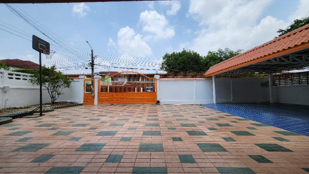 [RA-376] House for Rent near Rama 9 (บ้านเดี่ยวให้เช่า พระราม 9 ซอย 49 ทำเลศักยภาพ ใกล้เดอะไนน์พระราม 9 หมู่บ้าน เสรี พระรามเก้า ซอย49 เหมาะสำหรับออฟฟิศ-พักอาศัย) : บ้านให้เช่า 7 ห้องนอน ใกล้พระราม 9 บ้านให้เช่า พร้อมเข้าอยู่ ด่วน!