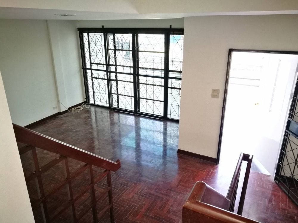 [SUP-531] House for Rent near BTS Phrom Phong (บ้านให้เช่า ใกล้ BTS พร้อมพงษ์) : บ้านให้เช่า เลี้ยงสัตว์ได้ 4 ห้องนอน ใกล้พร้อมพงษ์ บ้านสวย น่าอยู่มาก