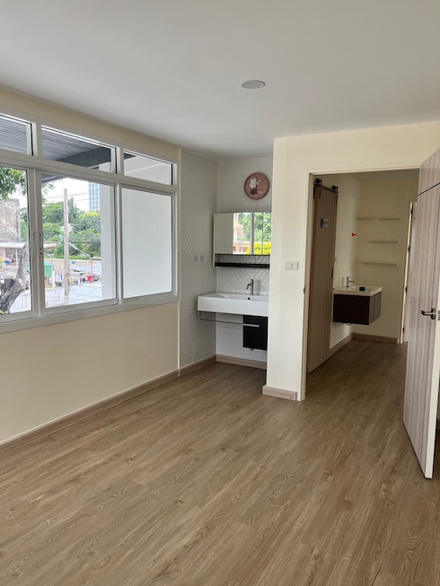 [HUR-71] House/Home Office for Rent near MRT Ratchadaphisek (บ้าน/โฮมออฟฟิศให้เช่า ใกล้ MRT รัชดา) : บ้านให้เช่า 3 ห้องนอน ใกล้รัชดาภิเษก บ้านสวย ทำเลดี