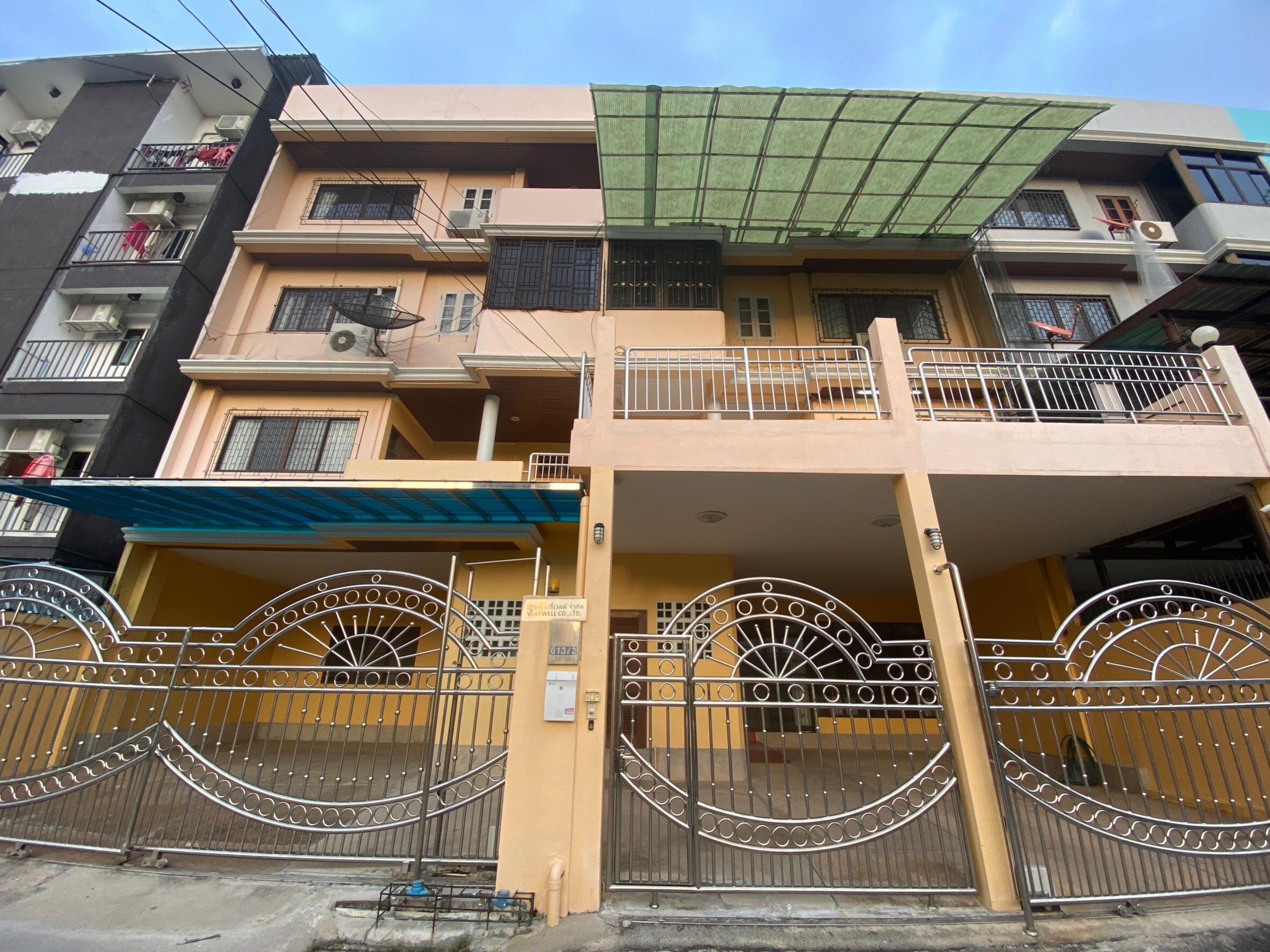 [ON-2031] 4 Storeys Townhouse for Rent in Phra Khanong (ทาวน์เฮ้าให้เช่า ใกล้พระโขนง) : ทาวน์เฮ้าส์ให้เช่า 5 ห้องนอน ใกล้ทองหล่อ บ้านนี้ดี อยู่แล้วรวย