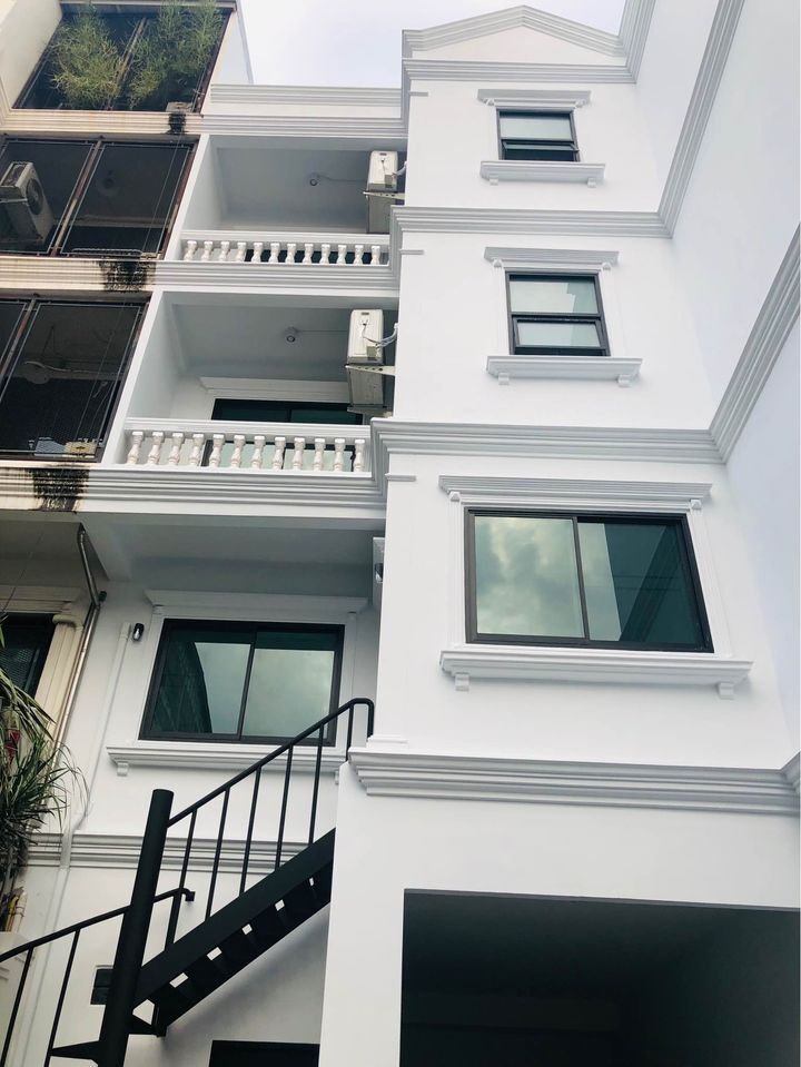 [ON-2230] House for Rent in Phra Khanong (บ้านใกล้พระโขนง) : ทาวน์เฮ้าส์ให้เช่า 5 ห้องนอน ใกล้พร้อมพงษ์ บ้านสวย น่าอยู่มาก